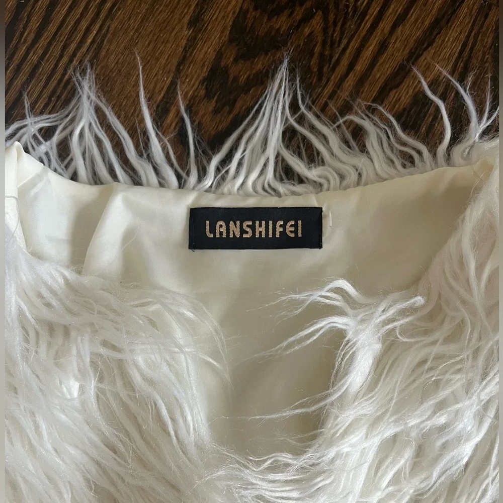 fluffy faux fur white jacket - Picture 2 of 3